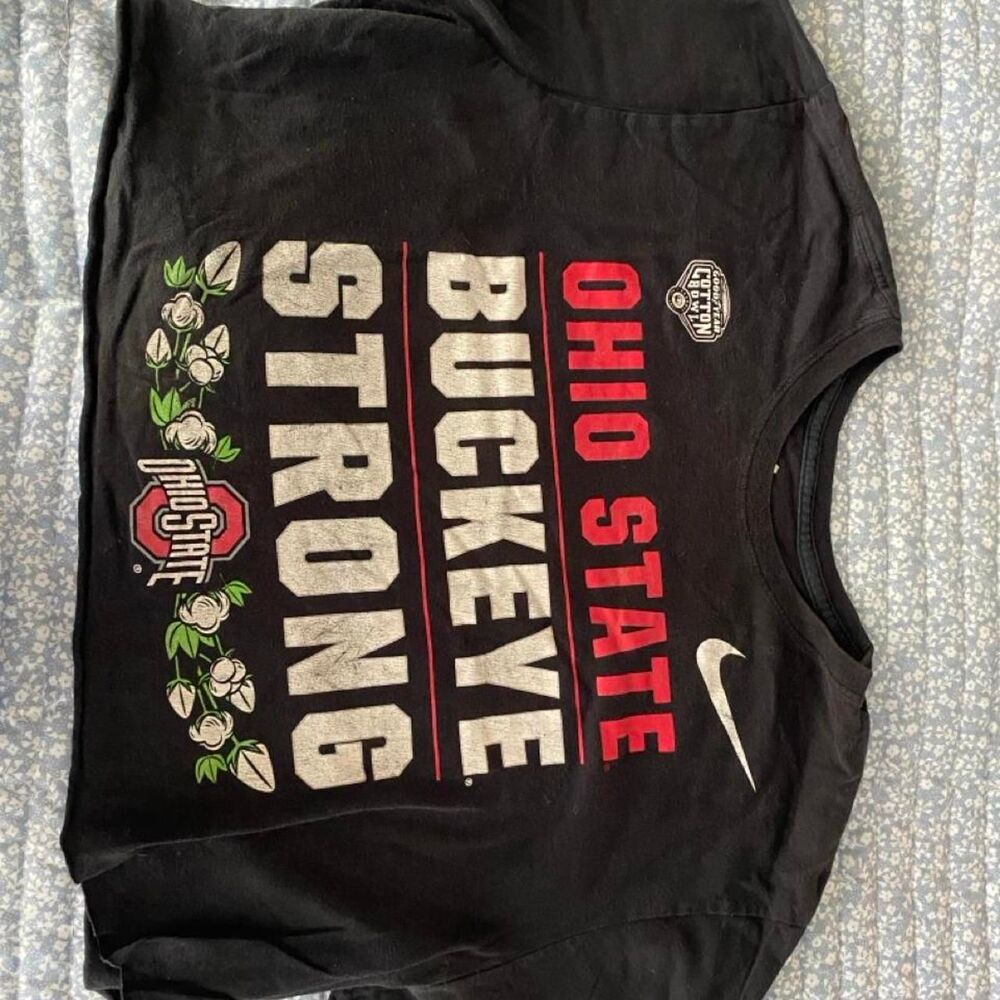 Nike Women's multi Crop-top